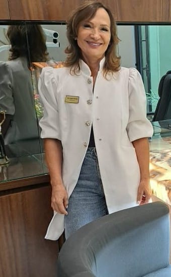 Enfermeira Odete Portela em seu consultório